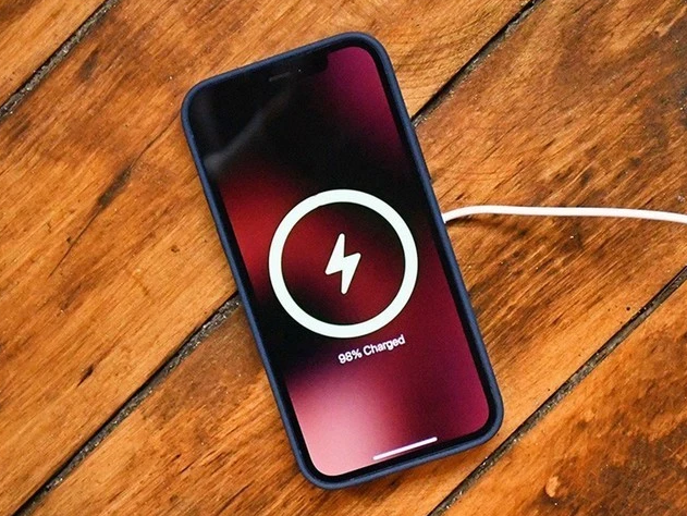 安乡苹果手机维修分享iPhone 12可以随便充电吗 